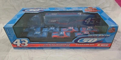 Coches y transportadores NASCAR Racing Champions Petty 50th Ann 1999 de colección nuevos en caja #43 Foto 1 de 4