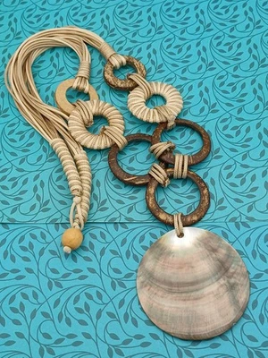 Statement Bold Oversized Mother Of Pearl Ring Detailed Pendant Necklace - Image 1 of 4