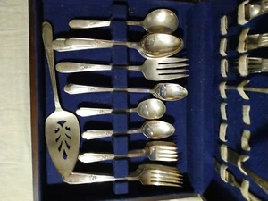 Wm Rogers 1937 Memory Hiawatha 36 piece Silverware Set Silver Plated. - Picture 1 of 5
