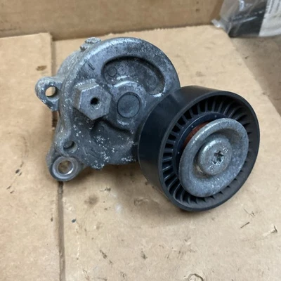 Subaru Legacy XT Touring 2.4 2020 2021 2022 tensor de cinturón Foto 1 de 4