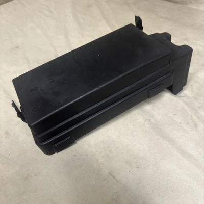 Cubierta de caja de fusibles Chevrolet Colorado 2004-2012 2593478 Foto 1 de 4