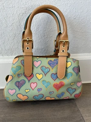 Difícil de Encontrar Dooney & Bourke Pequeño Mini Cartera Verde Menta Arco Iris Cremallera Corazón Dije Bolso Foto 1 de 4