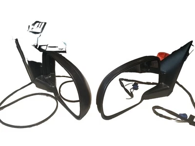 PAIR Of 03-06 Tahoe Sierra Silverado, Heated Passenger, Power Folding Mirrors  - Image 1 of 4