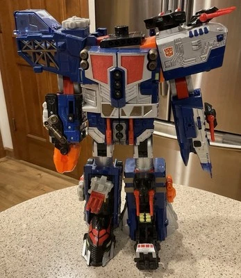 Transformers Energon Omega Sentinel, Missing Head And Missiles. - Image 1 of 4