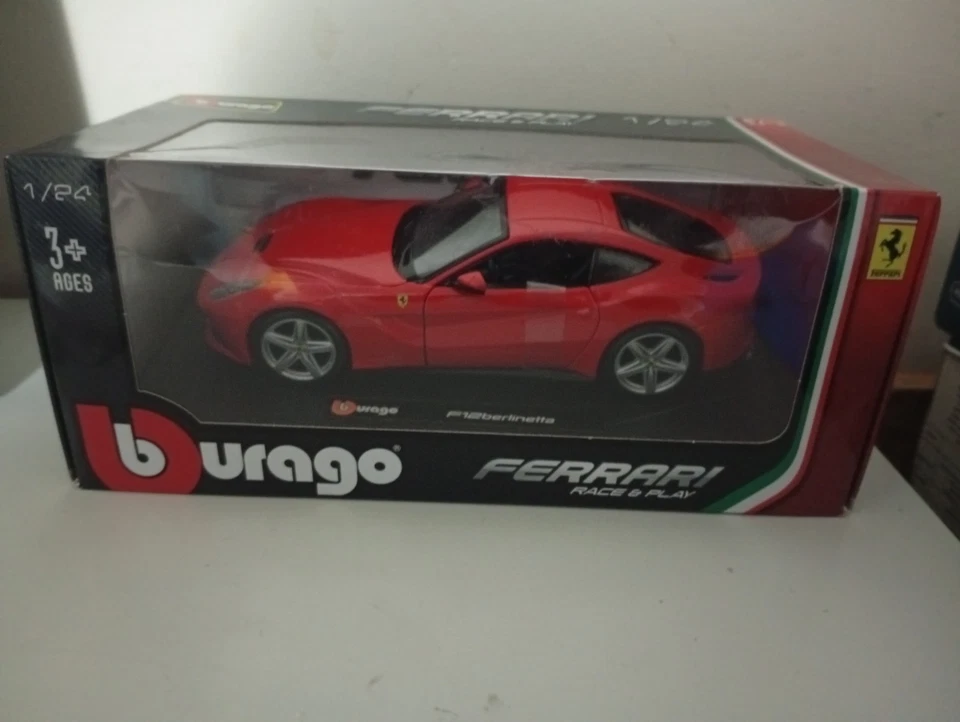 Ferrari F12 Berlinetta Burago 1 24 - Immagine 1 di 4