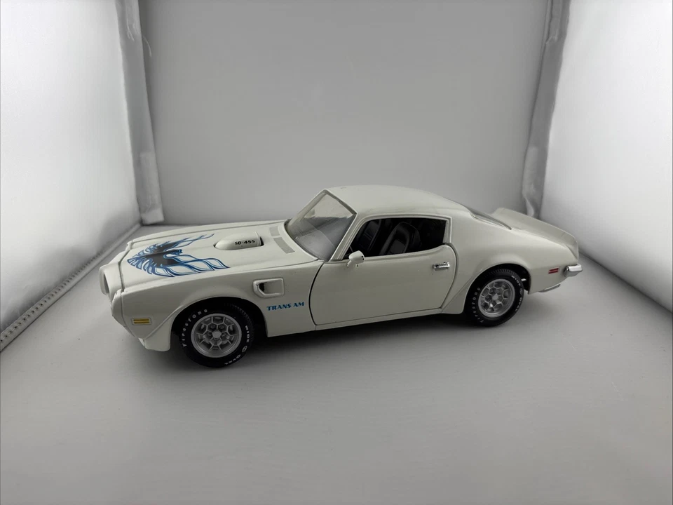 1973 Firebird Trans Am SD-455 Branco W GMP Torque Thrust 1/18 Kodeblake Customs - Imagem 1 de 4