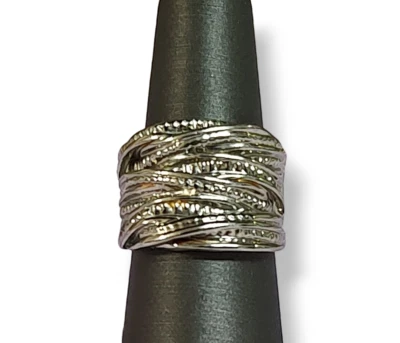 Anillo Acero Inoxidable Tono Oro y Plata Talla 6.75 Foto 1 de 4