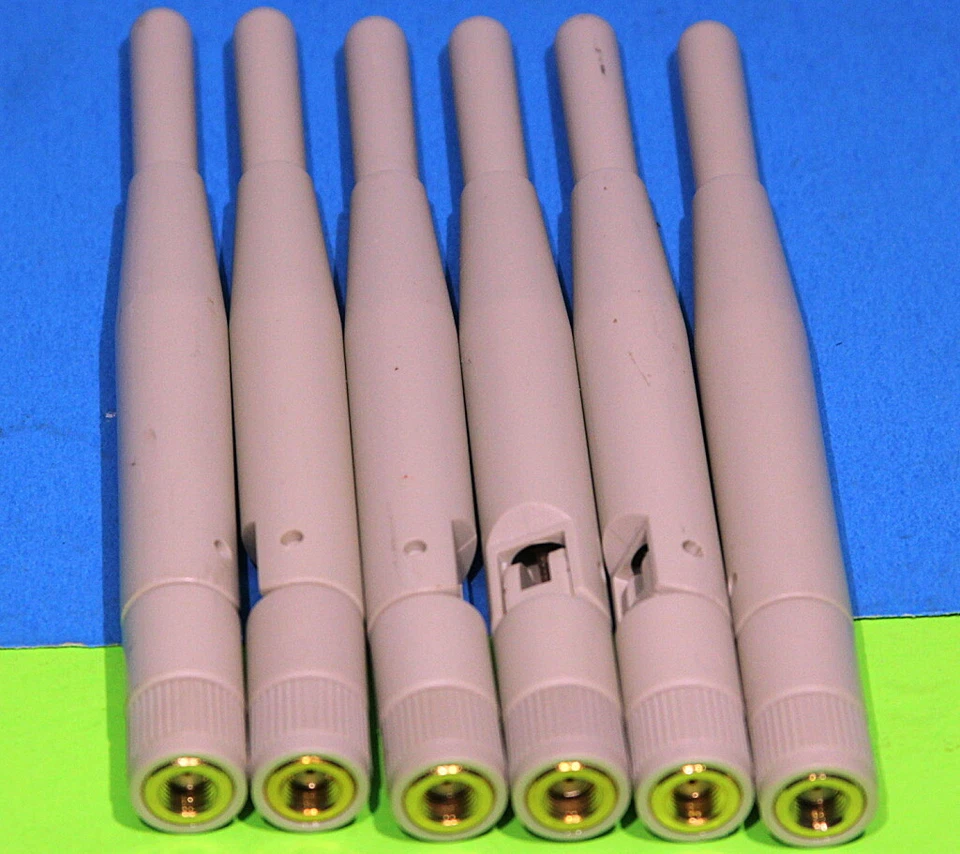 ACC-ANT-ABGN23O-W MERU OEM Dual Band 2.4-5 GHz 3dBi RP-SMA 802.11A/B/G/N/AC Wi-F - Image 1 of 1