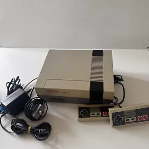 Original Nintendo Entertainment System + 2 x Controllers & Leads - Picture 1 of 8
