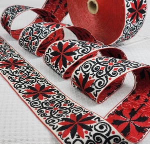 2 Yds Vintage neu aus altem Lagerbestand Jacquard siebenundsechzig Sterne rot/schwarz gewebte Borte/Band/Gitarre  - Bild 1 von 5