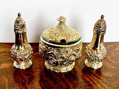 WB Sal y Pimienta WB108 y Harrison Fisher Sugar Bowl HF0198 Ambos Plato de Plata Foto 1 de 4