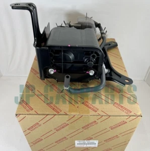 TOYOTA GENUINE CANISTER ASSY CHARCOAL 77740-60480 LAND CRUISER UZJ202W & UZJ200 - Picture 1 of 8