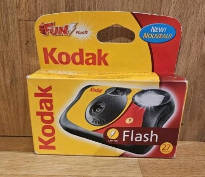 Retro Kodak Fun Single Use Disposable Camera - 27 Exposures - EXPIRED June 2007 - Image 1 of 4
