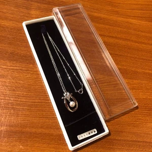 Collar de perlas MIKIMOTO: Perla de plata Mikimoto L40 cm con caja [Envío DDP de EE. UU.] - Imagen 1 de 4