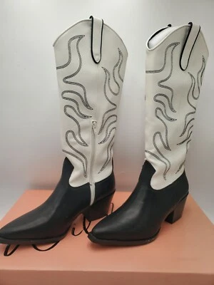 Wild Pair 8.5 Women Leahne B/W Cowboy, Western Boots Medium (B,M) - Image 1 of 4