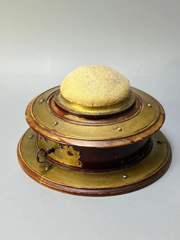 19c. Victorian Round Sewing Box Lacquered Oak w Lock Integrate Pin Cushion Lid Cover
