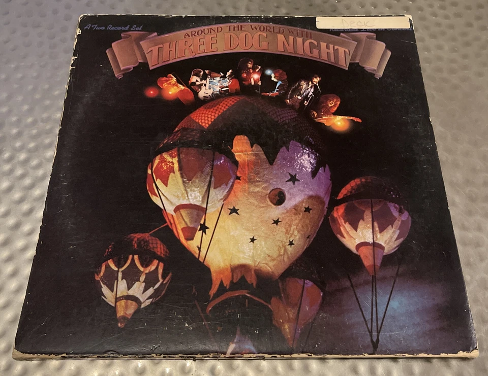 Three Dog Night – Around The World With Three Dog Night  DSY-50138 DBL LP Foto 1 de 4