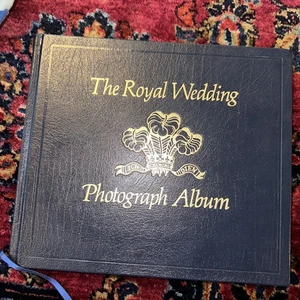 The Royal Wedding Photograph Album ~ Princess Diana and Prince Charles - Bild 1 von 7