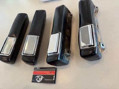 1970 年普利茅斯 GTX 臂枕黑色 - 4 件套 — 第 1/4 张图片