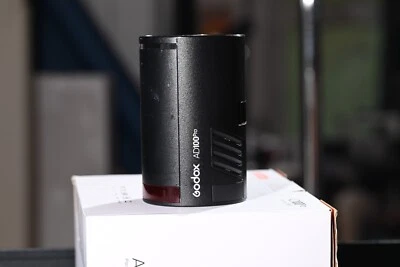 Godox Witstro AD100Pro Blitz mit Akku - Schwarz + OVP - Bild 1 von 4