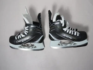 NUEVO SIN ETIQUETA CCM Super Tacks Patines de Hockey Clásicos Tamaño de Patín 6.5 - Imagen 1 de 13