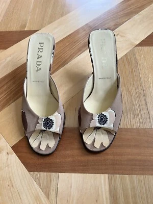 Prada Vintage Heels. Size 35 Excellent condition. - Image 1 of 4