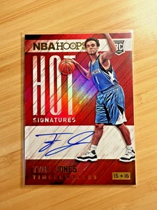 2015-16 Panini NBA Hoops Hot Signatures - Tyus Jones #HS-TJ Auto RC - Picture 1 of 3