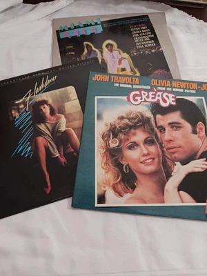 70's and 80's Soundtracks Vinyl- GREASE, FLASHDANCE, MIAMI VICE Lot of 3 Foto 1 de 4
