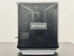 NETGEAR Nighthawk AC1900 WiFi Cable Modem Router - Picture 1 of 6