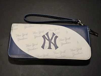 New York Yankees Curve Zip Organizer Ladies Wallet - Image 1 of 4