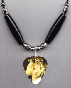 Nirvana Kurt Cobain Foto Gitarre Pick Halskette - Bild 1 von 2