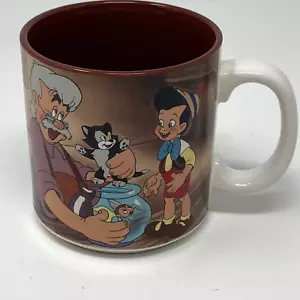 Taza de café vintage Disney Pinocho taza Geppetto Jiminy Cricket hecha en Japón - Imagen 1 de 8