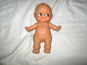 A Vintage Circa 1970's 23cm/9" PVC Rotatable Jointed Google Eyed Kewpie Doll - Picture 1 of 6