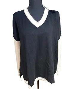 NWT Joseph A Women’s Size M Black Tan V-neck Sweater Oversized Comfy - Picture 1 of 13