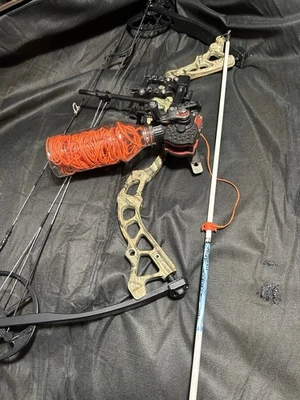 Dimond Bow Fishing Bow - Image 1 of 3