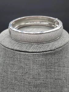 Funkelnder Armreif Armband silberfarben Glam Glitzer Mitte Federverschluss - Bild 1 von 6