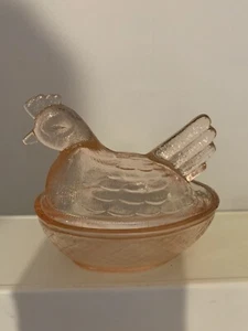 Peach Pink Glass Chicken Hen on Nest - Candy Trinket Dish Glass 4.5” - Picture 1 of 7