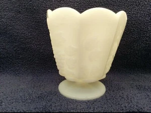 VTG E.O. BRODY WHITE MILK GLASS PEDESTAL VASE, GRAPE HARVEST PATTERN, 5" TALL - Picture 1 of 6