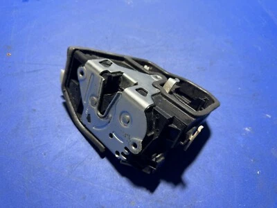 BMW 328I 320I F30 2013-2016 actuador de bloqueo de pestillo de puerta delantero izquierdo OEM Foto 1 de 4