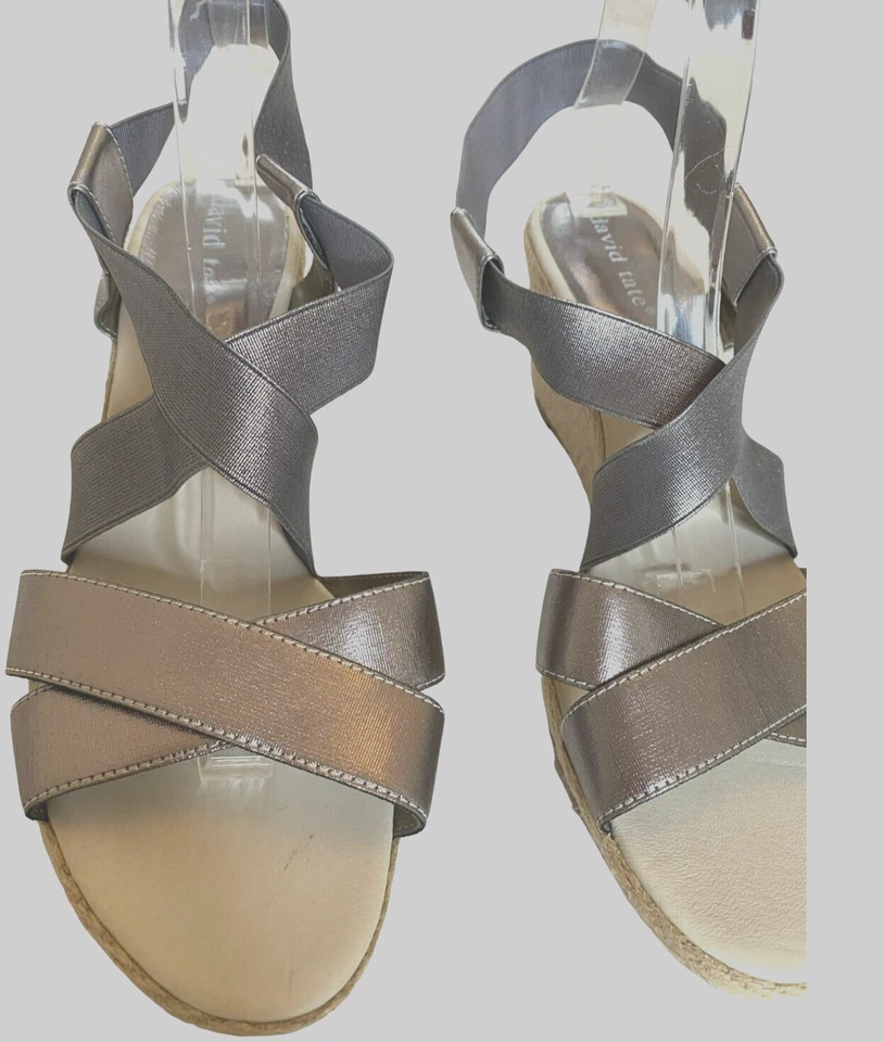 Sandalia de cuña con tiras para mujer David Tate - talla 10W bronce metálico/alpargata Foto 1 de 4