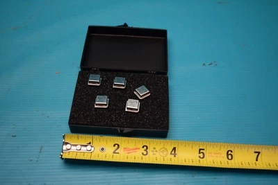 NUEVO XO-52B 3.6864 M DALE 9748T 5 PIEZAS Foto 1 de 3