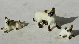 Siamese Cat Figurines Miniature Tiny Brown White Blue Eyes Lot 3 Bone China Figs - Picture 1 of 1