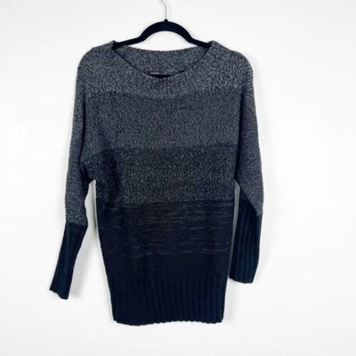 Suéter tejido cuello barco Guess para mujer Foto 1 de 4