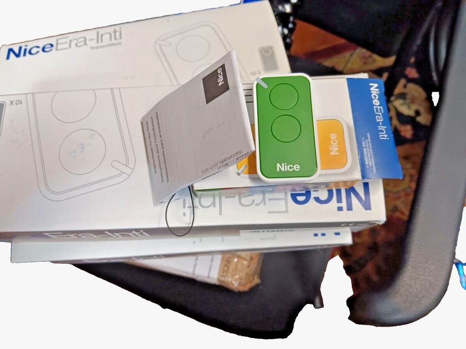 Pacote com 10 bons controles remotos Apollo Inti 2 canais mini transmissor INTI2/A - Imagem 1 de 4