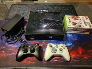 Xbox 360 Slim 250gb Gloss Black Console Controllers 5 Games Bundle - Picture 1 of 8