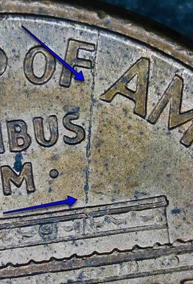 Die Crack Error - 2000 Lincoln Cent Penny - Runs From Rim Into Building - Image 1 of 4