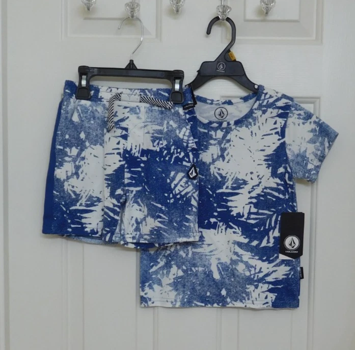 Novo com etiquetas 2 peças conjunto de camisa e shorts Volcom azul estampa abstrata tamanho 24 meses 3t ou 4t - Imagem 1 de 1