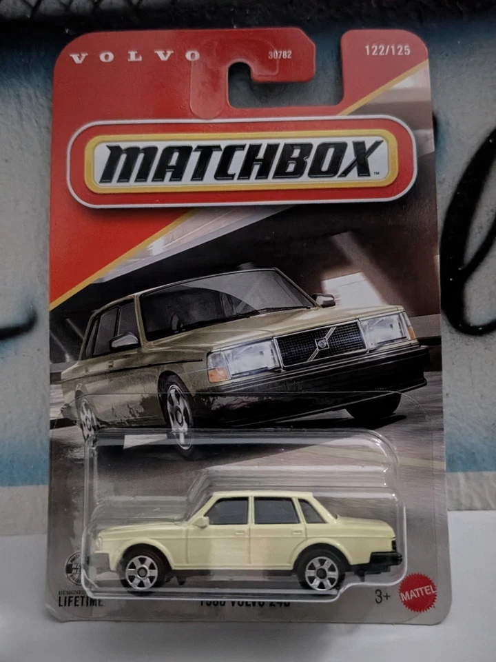 Matchbox 1:64 1986 Volvo 240 (amarillo) Foto 1 de 1