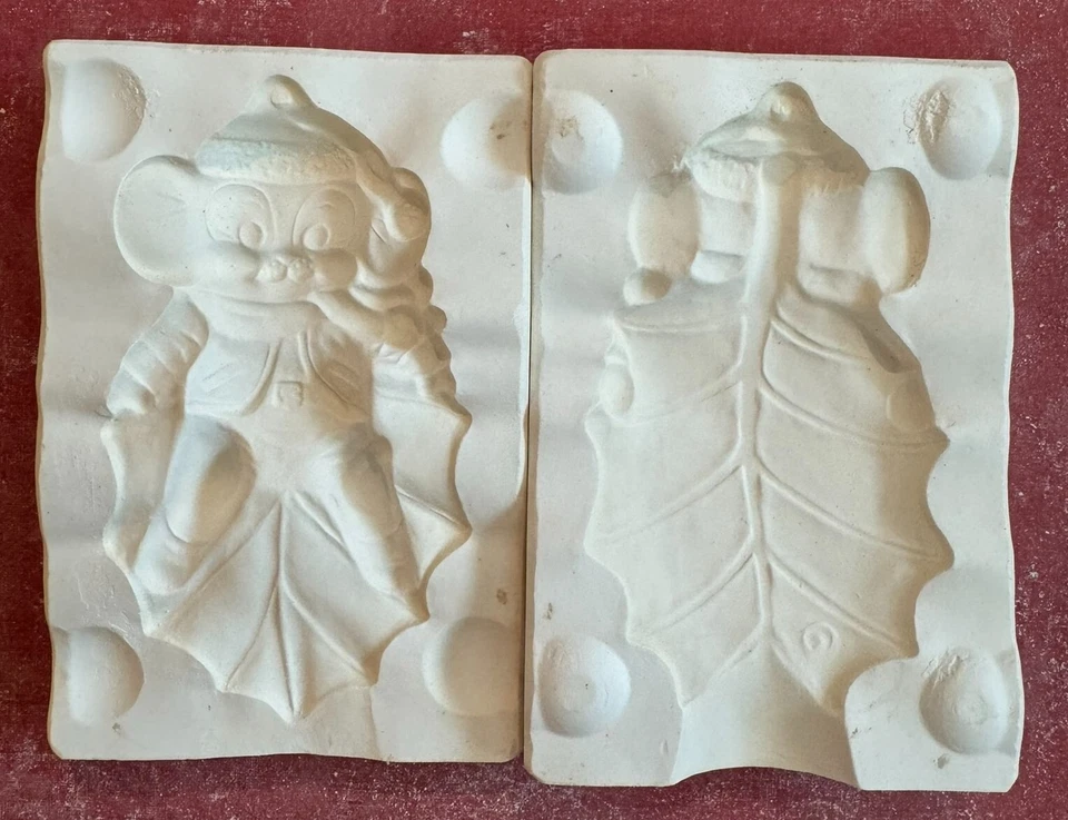 Mouse Riding a Holly Leaf -Alberta #A167 Christmas Ornament Ceramic Mold Foto 1 de 1