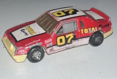 火柴盒红色/白色 1987 年别克 Le Sabre Total 赛车 7 号 — 第 1/4 张图片